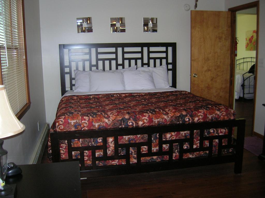 Camp Inn Lodge Oscoda Habitación foto